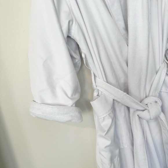The Ritz Carlton White Presidential Robe O/S - Picture 3 of 8